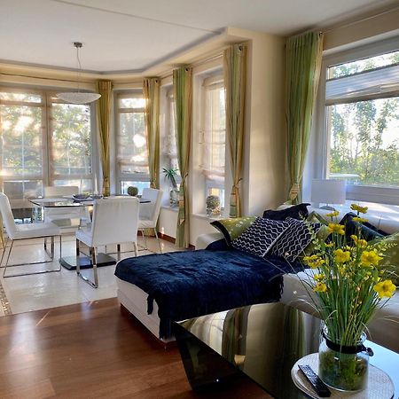 Seaside Apartment With Parking & Ac - 150 M To The Beach By Noclegi Renters Miedzyzdroje Extérieur photo