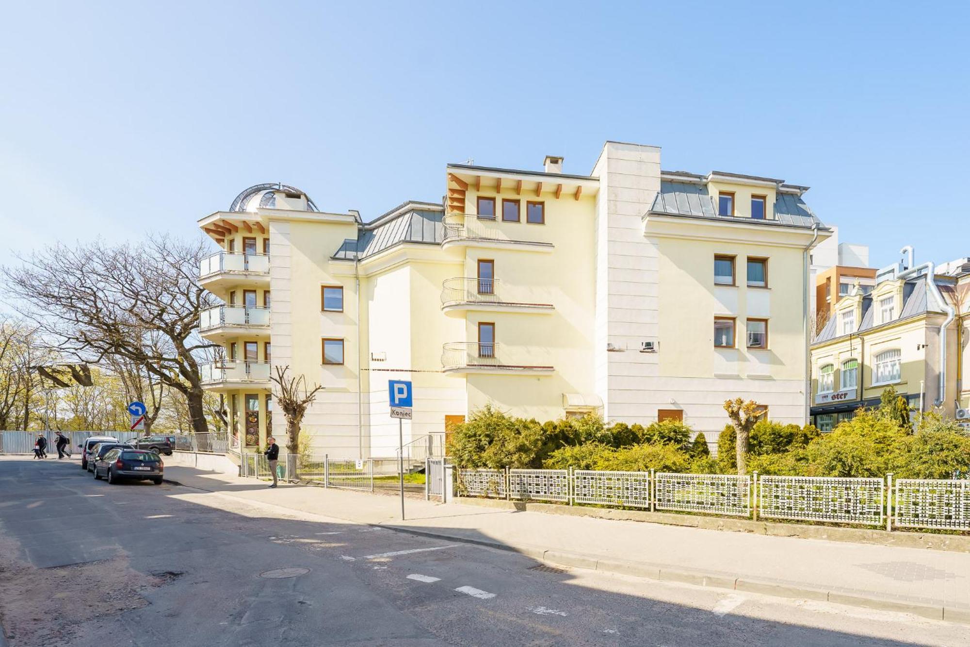 Seaside Apartment With Parking & Ac - 150 M To The Beach By Noclegi Renters Miedzyzdroje Extérieur photo
